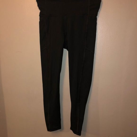 Victoria’s Secret leggings - basic black cropped/ankle - Picture 2 of 6